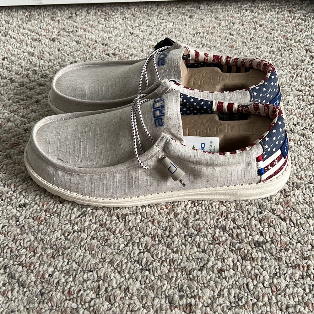 HeyDudes men’s Wally off white patriotic size 13 - limited edition